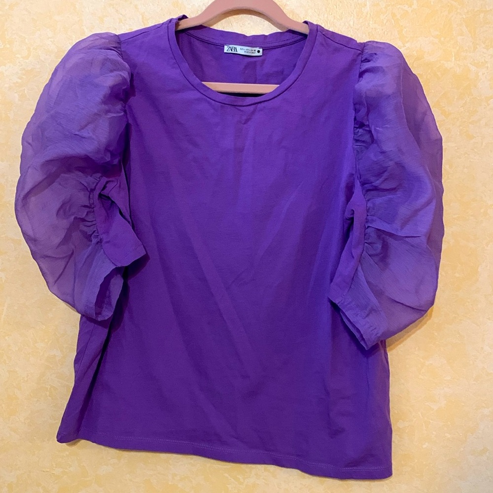 Zara shirt with sheer puff sleeves size large but fits smaller